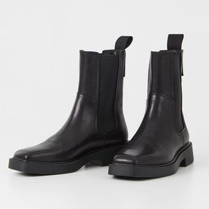 Vagabond Jillian Black leather square toe chelsea boots, US women's 8, EU 39